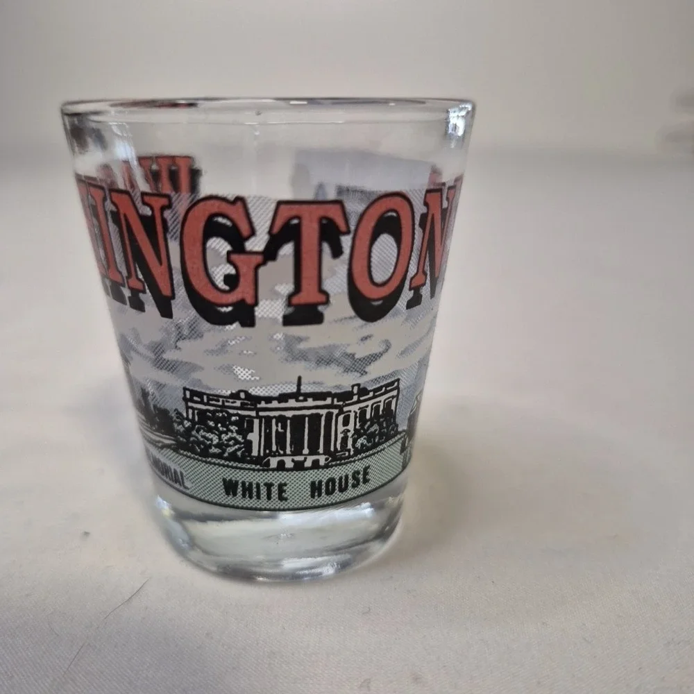 Washington D.C. Shot Glass Souvenir White House Capitol Buildings Monuments‎